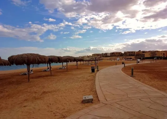 Chalet Mountain View Sokhna 1,villa 4rooms, Direct To Pool, 300 M To & Dayra Camp, Families Only