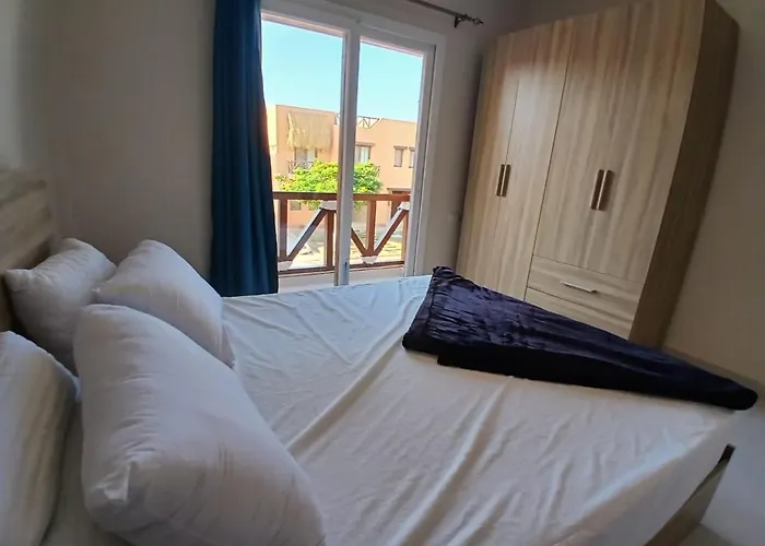 Mountain View Sokhna 1,villa 4rooms, Direct To Pool, 300 M To & Dayra Camp, Families Only Chalet *