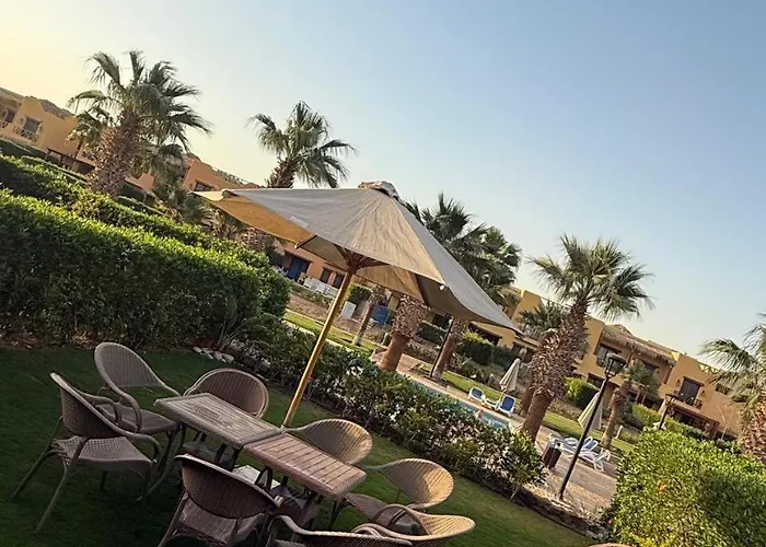 Chalet Mountain View Sokhna 1,villa 4rooms, Direct To Pool, 300 M To & Dayra Camp, Families Only