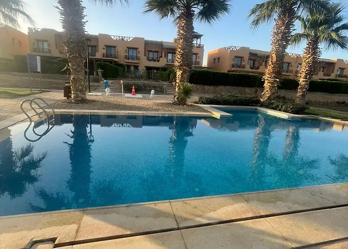 Chalet Mountain View Sokhna 1,villa 4rooms, Direct To Pool, 300 M To & Dayra Camp, Families Only